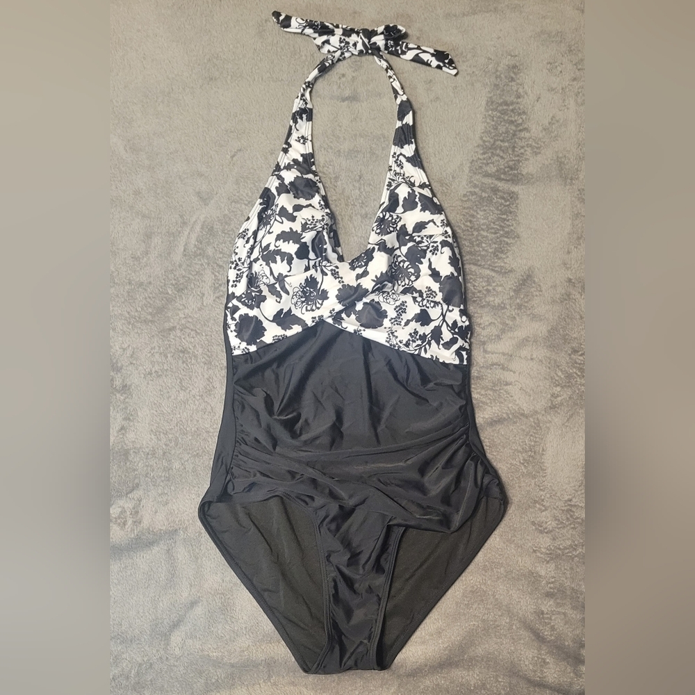 New Without Tags COCOPEAR Swimsuit Black And White Flower Print Size L